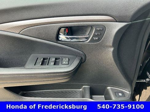 Certified 2025 Honda Ridgeline RTL image 34