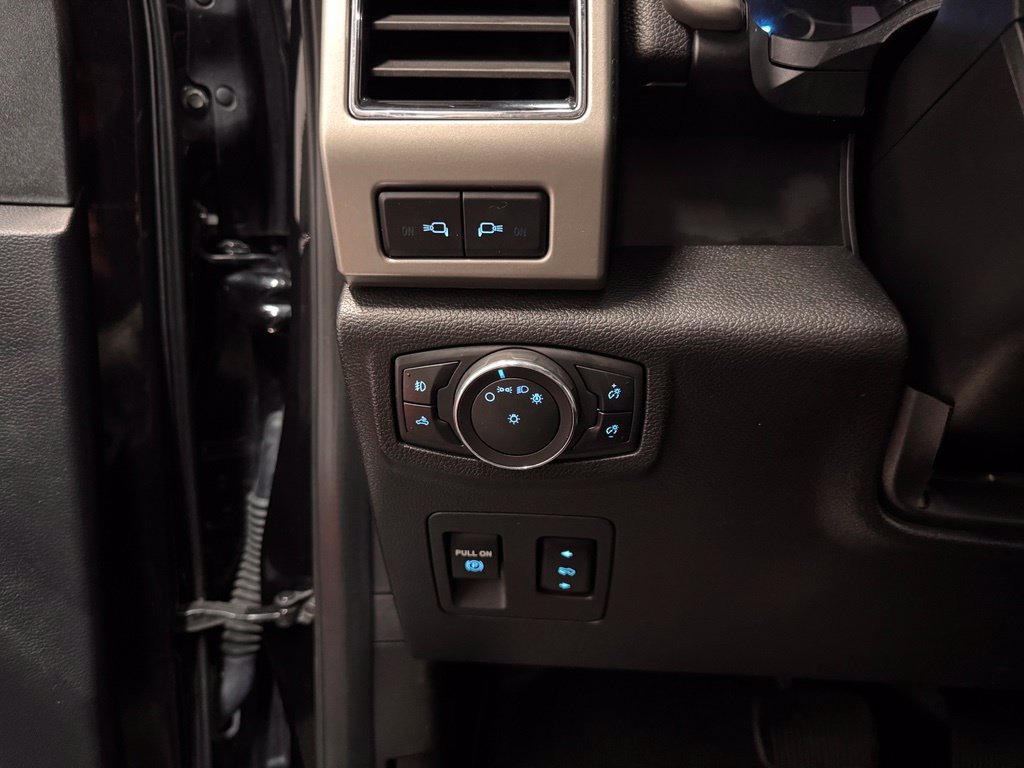 Used 2020 Ford F150 Lariat w/ Equipment Group 502A Luxury AWD/4WD image 31