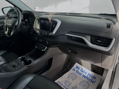 Used 2024 GMC Terrain SLT image 26