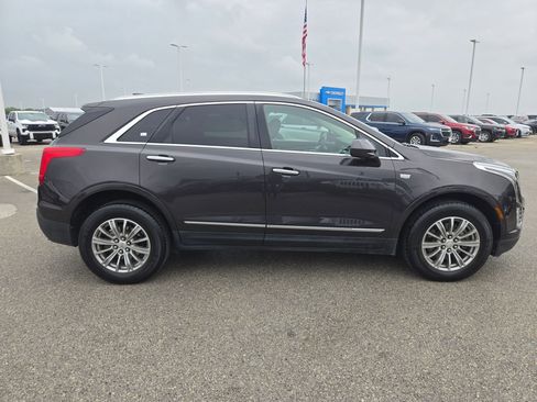 Used 2019 Cadillac XT5 Luxury FWD image 2