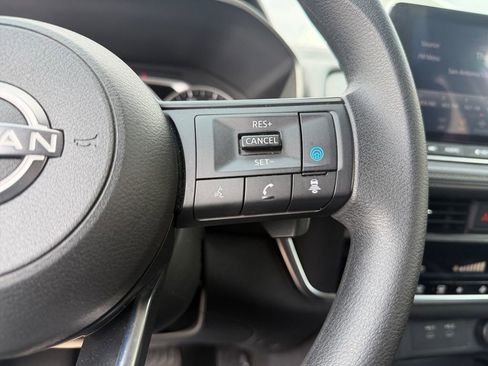 Used 2024 Nissan Rogue SV FWD image 25