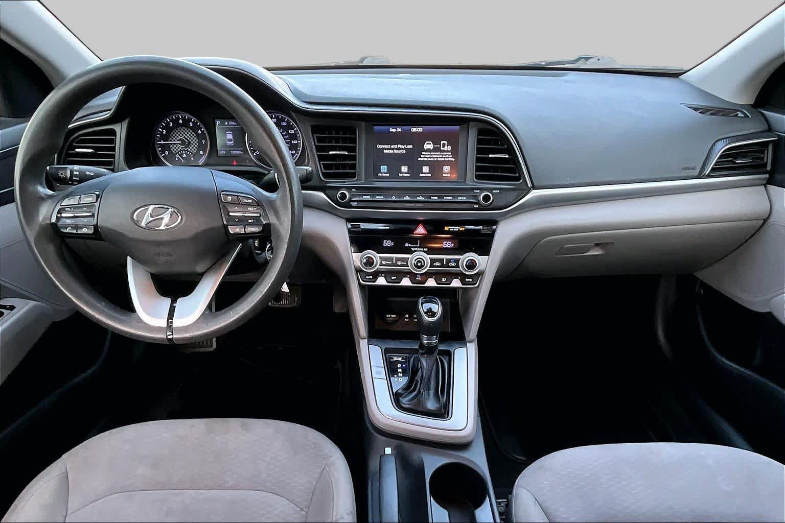 Used 2020 Hyundai Elantra SEL FWD image 15