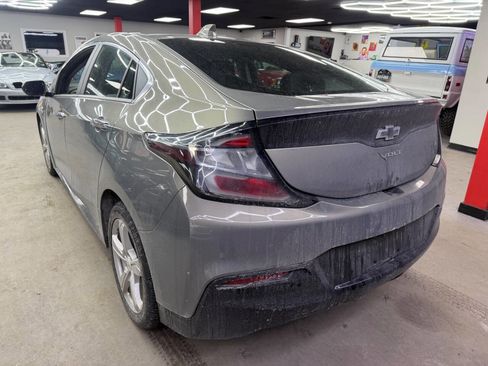 Used 2017 Chevrolet Volt LT w/ Comfort Package image 2