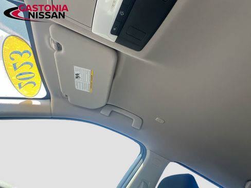 Used 2023 Nissan Rogue SV AWD/4WD image 27