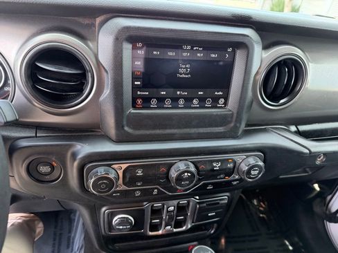 Used 2023 Jeep Wrangler Unlimited Sport AWD/4WD image 21