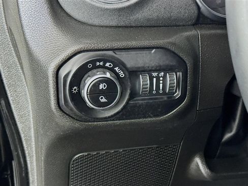 Used 2022 Jeep Gladiator Overland w/ Popular Equipment Package image 11