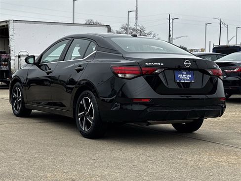 Used 2024 Nissan Sentra SV image 7