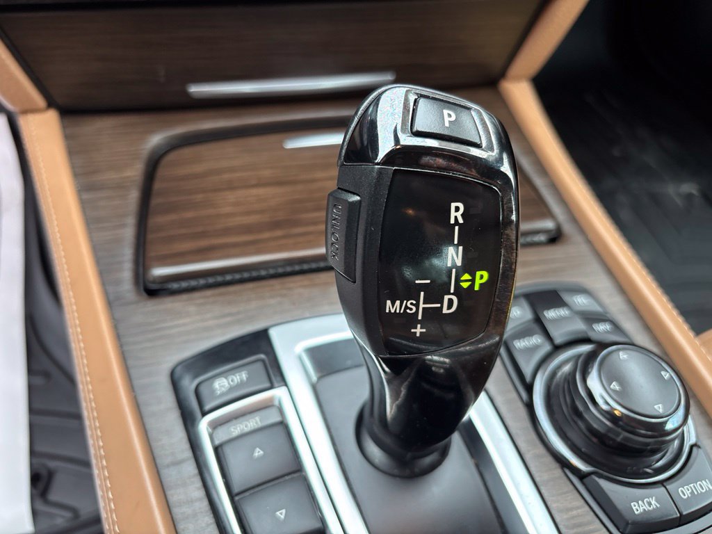 Used 2012 BMW 740i RWD image 21