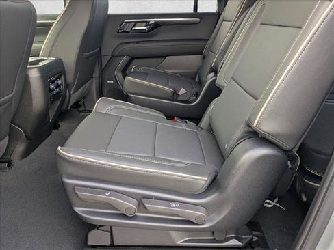 New 2026 Chevrolet Suburban Premier RWD image 14