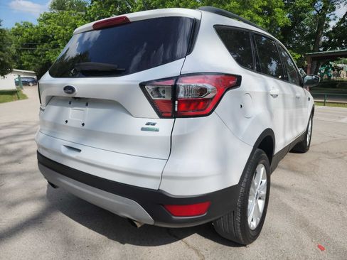 Used 2018 Ford Escape SE FWD image 9