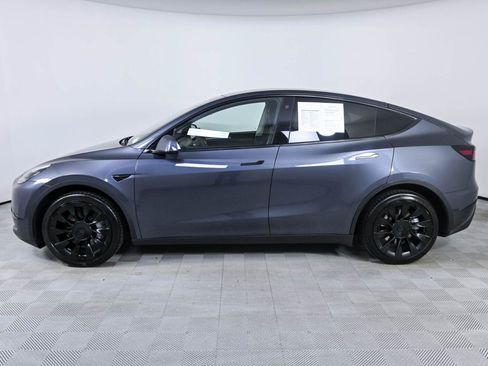 Used 2023 Tesla Model Y Long Range AWD/4WD image 2