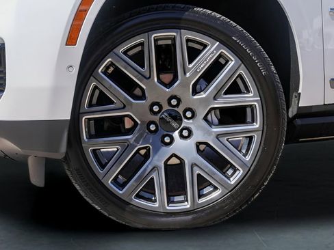 Certified 2025 GMC Yukon Denali Ultimate image 4