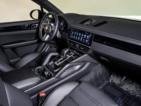 Certified 2023 Porsche Cayenne GTS image 14