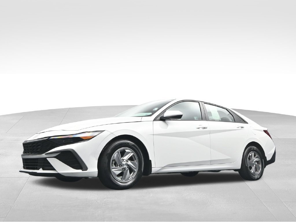 Used 2024 Hyundai Elantra SE FWD image 41