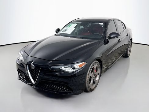 Used 2019 Alfa Romeo Giulia w/ Quick Order Package 22K Sport image 4