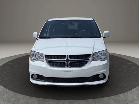 Used 2019 Dodge Grand Caravan SXT FWD image 3