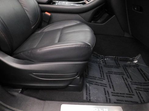 Used 2023 Lincoln Aviator Reserve image 36