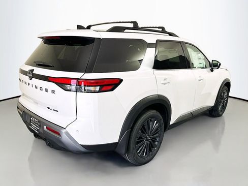 New 2026 Nissan Pathfinder SL w/ SL Premium Package AWD/4WD image 7