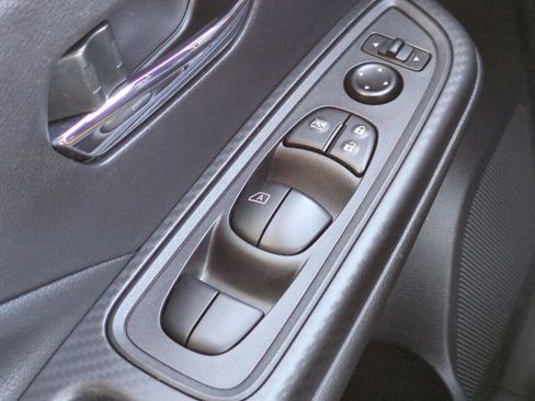 Used 2025 Nissan Versa SV image 21