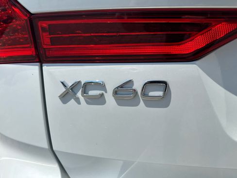 Used 2023 Volvo XC60 B5 Plus w/ Climate Package AWD/4WD image 33