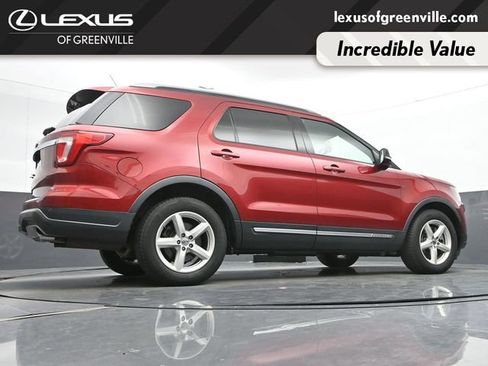 Used 2018 Ford Explorer XLT w/ Equipment Group 202A FWD image 34