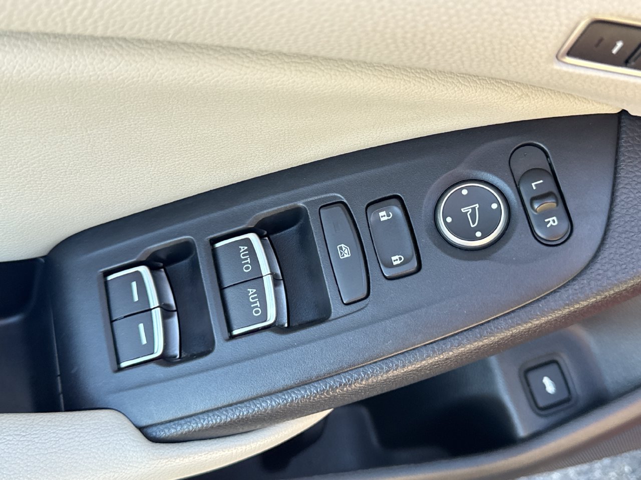 Used 2018 Honda Accord EX-L image 15