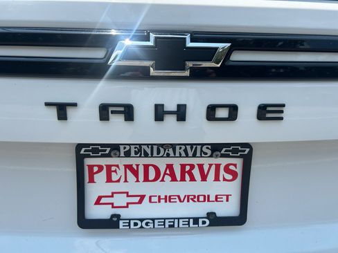 Used 2024 Chevrolet Tahoe Z71 w/ Luxury Package AWD/4WD image 5