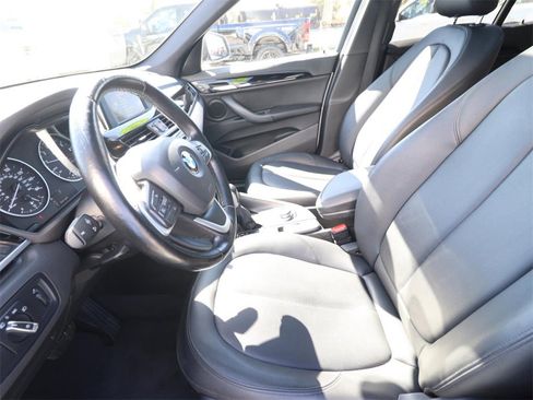 Used 2017 BMW X1 xDrive28i image 2