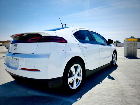 Used 2013 Chevrolet Volt Premium w/ Premium Trim Package image 7