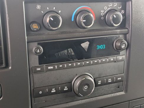 Used 2025 Chevrolet Express 3500 LT w/ LT Preferred Equipment Group RWD image 14