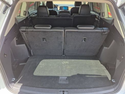 Used 2025 Volkswagen Atlas SE FWD image 28