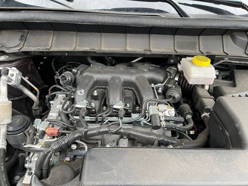 Used 2025 Nissan Pathfinder SV image 34