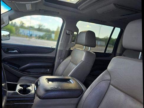 Used 2015 Chevrolet Suburban LT image 11