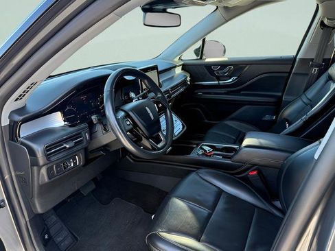 Used 2021 Lincoln Corsair AWD w/ Premium Package image 3