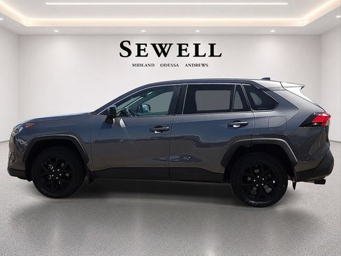 Used 2022 Toyota RAV4 LE AWD/4WD image 2