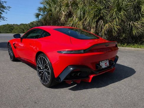 Used 2022 Aston Martin V8 Vantage Coupe RWD image 5