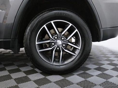Used 2018 Jeep Grand Cherokee Limited AWD/4WD image 5