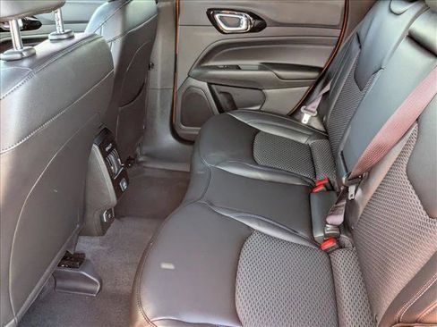 Used 2026 Jeep Compass Latitude image 15