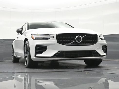 Certified 2024 Volvo S60 T8 Plus AWD/4WD image 31