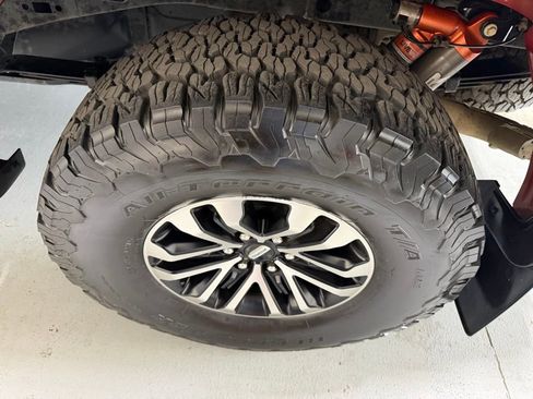 Used 2019 Ford F150 Raptor w/ Equipment Group 802A Luxury AWD/4WD image 13