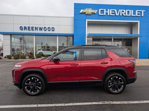 Used 2025 Chevrolet Equinox RS w/ Safety and Technology Package image 2