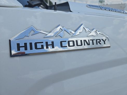 Used 2018 Chevrolet Silverado 2500 High Country image 9