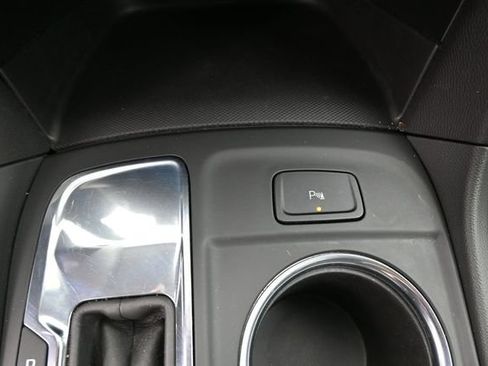 Used 2023 Chevrolet Equinox LT FWD image 29