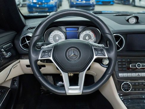 Used 2013 Mercedes-Benz SL 550 image 32