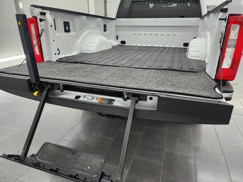 Used 2023 Ford F350 XLT image 29