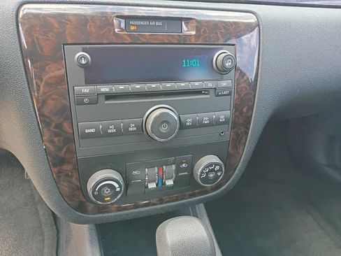 Used 2016 Chevrolet Impala LT FWD image 11