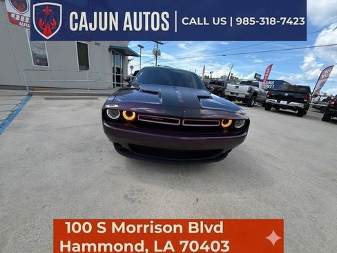 Used 2020 Dodge Challenger SXT RWD image 5