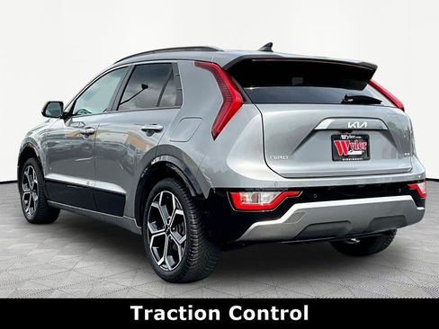 Used 2023 Kia Niro EX Touring FWD image 4