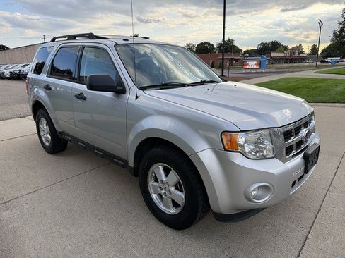 Used 2009 Ford Escape XLT AWD/4WD image 3