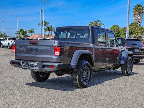 New 2026 Jeep Gladiator Sport image 4